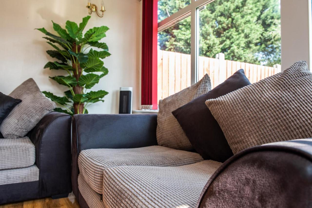 Harmony House- Impeccable 4-Bed In Derby Villa Exterior photo